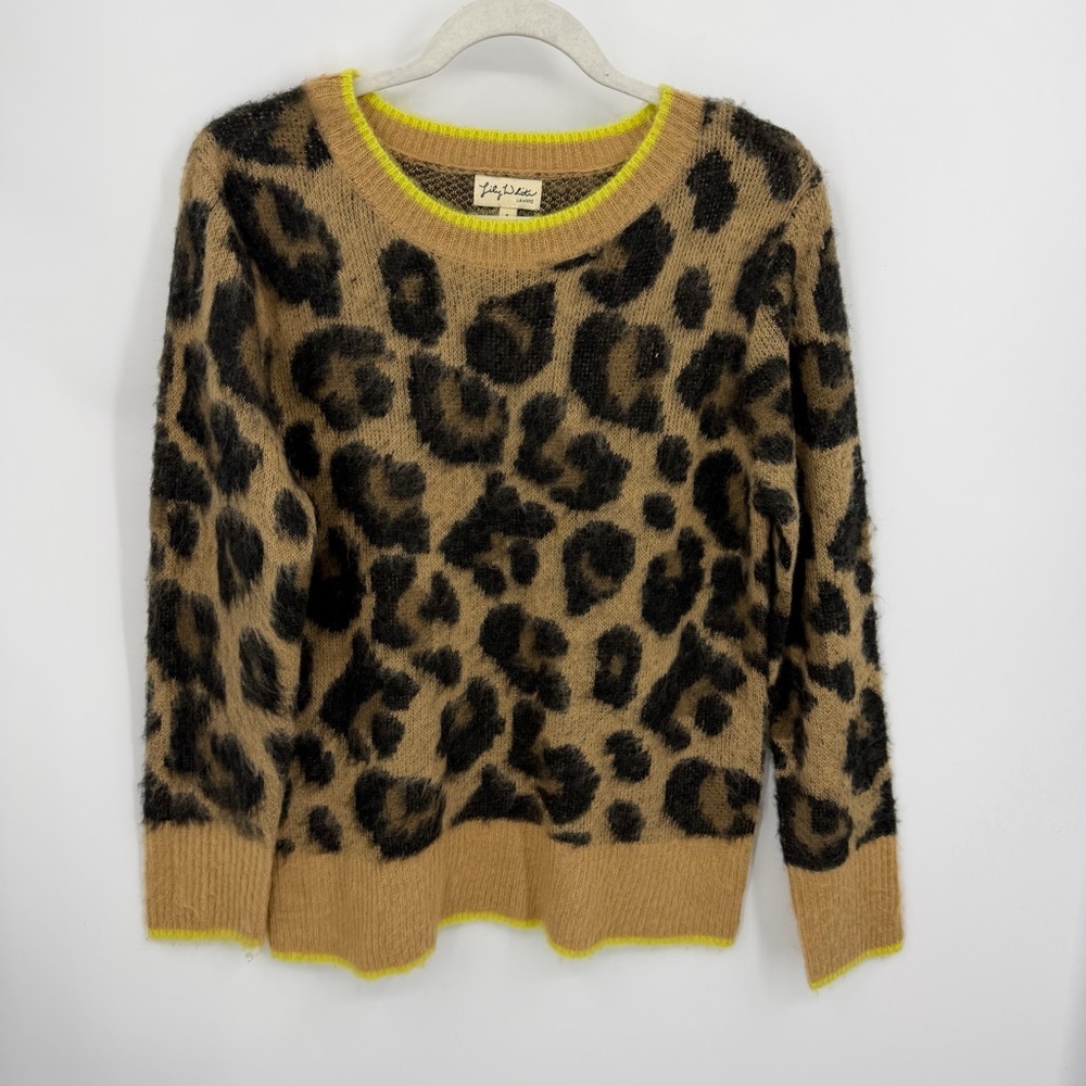 Lily White Leopard crew neck sweater sz S animal print yellow trim